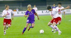 Valon Behrami in azione