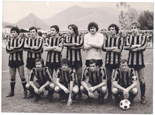 Una formazione della Nocerina del campionato 1975-76