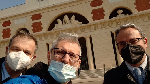 Paolo, Valeriano e Matteo davanti al Monumentale