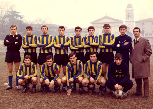 La squadra Primavera che il 26 novembre 1967 ha affrontato l'Atalanta al vecchio Bentegodi